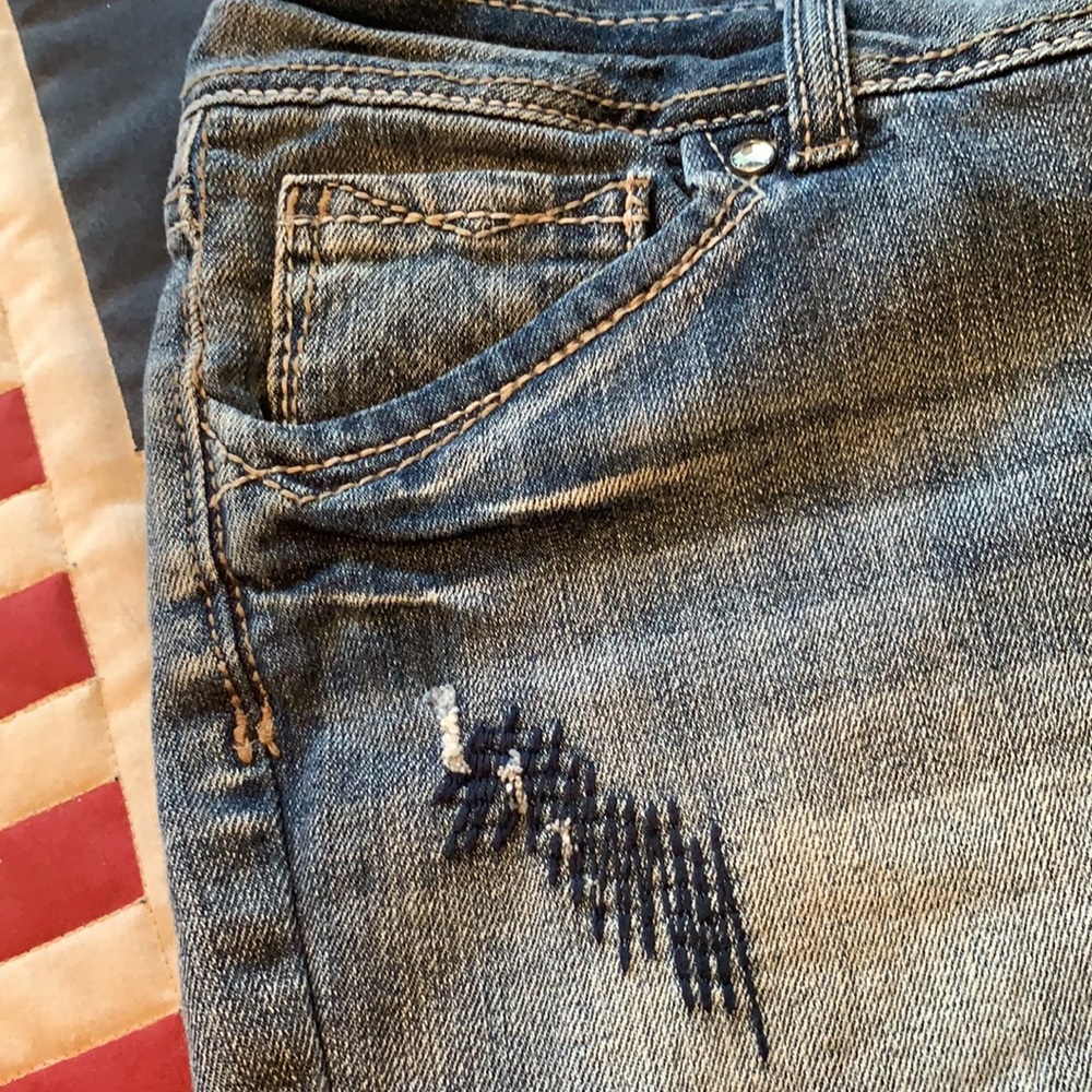 Jean SHORTS Size 9 Flap Pockets Frayed at Bottom - Picture 8 of 16
